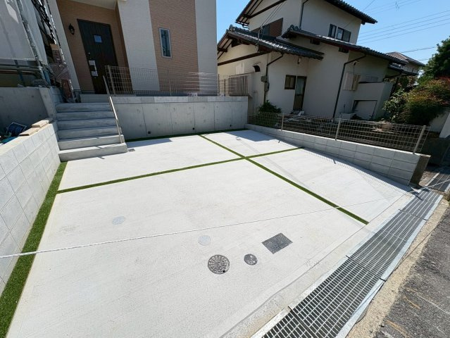 本多聞6丁目23番　新築戸建て　の駐車場|車をお持ちの方に嬉しい駐車場付きの物件です