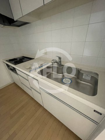 アーデンタワー新町　堀江小学校区のキッチン|アーデンタワー新町　ガス3口コンロシステムキッチン