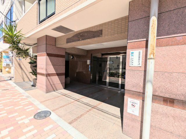 モナーク根岸のエントランス|～エントランス写真～