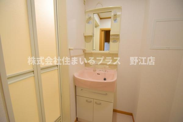 守口市南寺方北通２丁目の賃貸マンションの洗面所