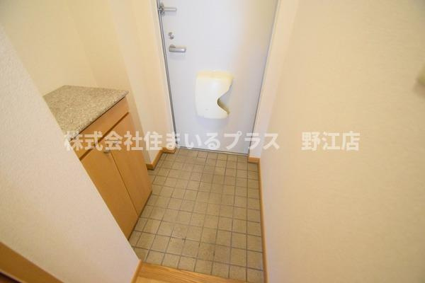 守口市南寺方北通２丁目の賃貸マンションの玄関