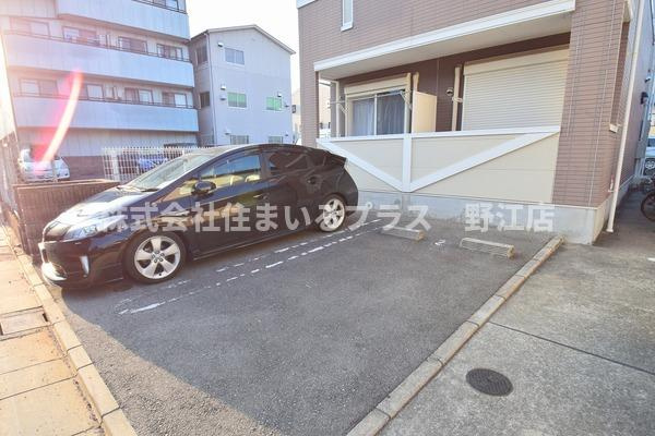 守口市南寺方北通２丁目の賃貸マンションの駐車場