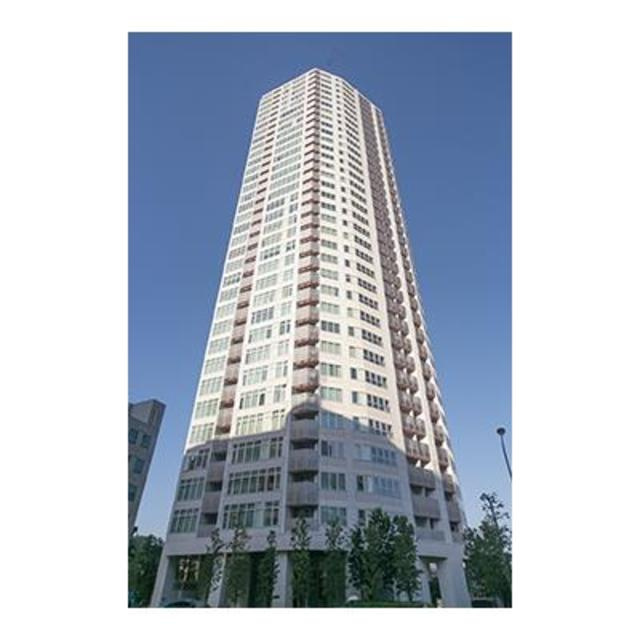 プラウドタワー白金台の外観