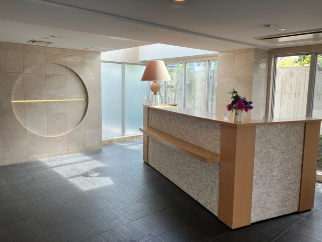 コスモリード南麻布のエントランス