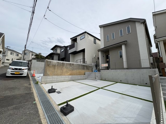 垂水区本多聞6丁目　新築戸建て　B号棟の前面道路含む現地写真|前面道路含む現地写真です