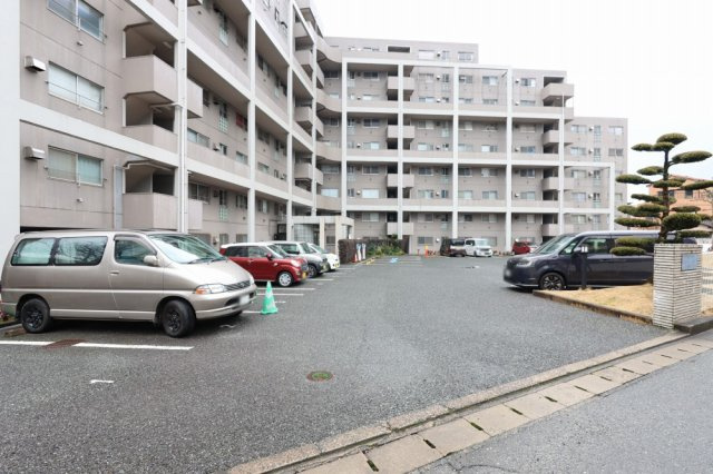 東峰マンションハイツ朝倉の駐車場