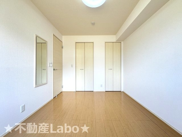 徳島市北沖洲３丁目のアパートの洋室