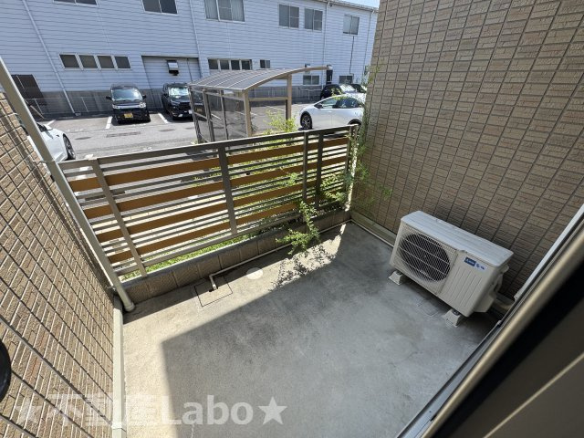 徳島市北沖洲３丁目のアパートのバルコニー