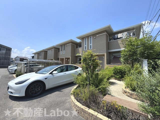 徳島市北沖洲３丁目のアパートの駐車場