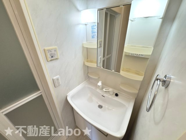 徳島市北沖洲３丁目のアパートの洗面所