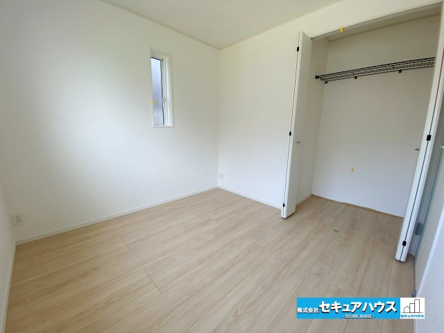 【今からご案内可能】東海市名和町　全2棟の洋室|【洋室】
◆広々とした居住空間は日々の暮らしを彩り、心のやすらぎと満足感を与えてくれます。通風と採光を考慮した設計は子供たちはのびのび育ち、家族でくつろぎと団らんを生み出します。　　　　　　　　　　　