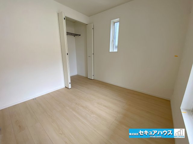 【今からご案内可能】東海市名和町　全2棟の洋室|【洋室】
◆お子様のお部屋や主寝室、来客時の宿泊室、趣味のお部屋としてもご利用いただけます♪
◆全居室収納付きのため各居室ごとに荷物をしまうことができます。　　　　　　　　　　　　　　　　　　　　　　