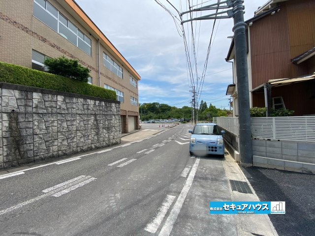 【今からご案内可能】東海市名和町　全2棟の前面道路含む現地写真|事前予約にて現地ご見学いただけます！お気軽にお問い合わせください♪
■株式会社　セキュアハウス■
住宅ローンに強く、知識、経験豊富なスタッフ在籍
お客様に寄り添い、ご成約後もサポート致します。