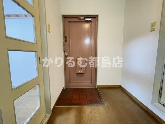 クリスタル高倉の玄関