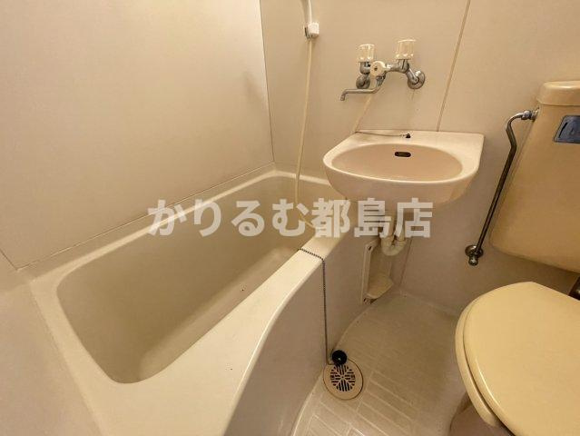 クリスタル高倉の浴室