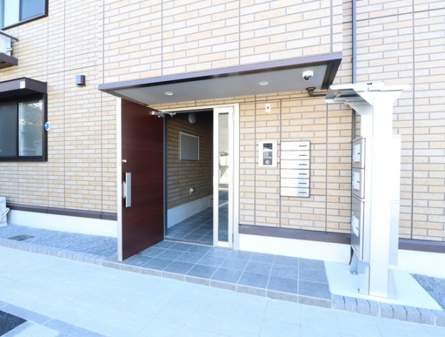 熊本市南区御幸笛田３丁目のアパートのエントランス