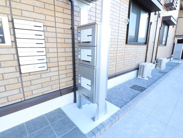 熊本市南区御幸笛田３丁目のアパートのロビー