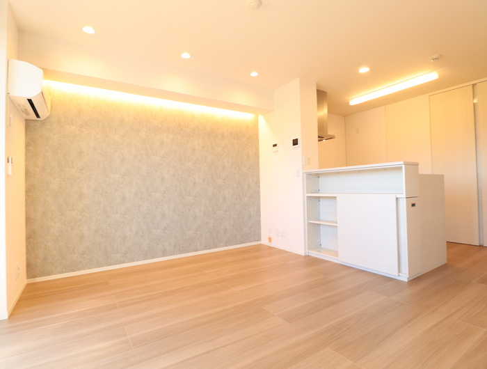 熊本市南区御幸笛田３丁目のアパートの居間・リビング