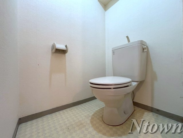 【トイレ】 | ドミール長者町 | 落ち着いた色調のトイレです
