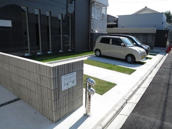 パークレジデンス上飯田駅前の駐車場