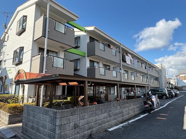 ひまわり公園マンションの外観