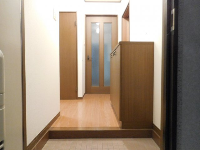 ひまわり公園マンションの玄関