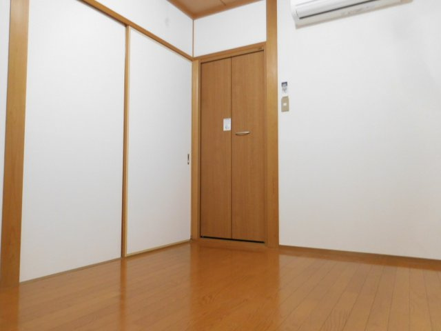ひまわり公園マンションの洋室