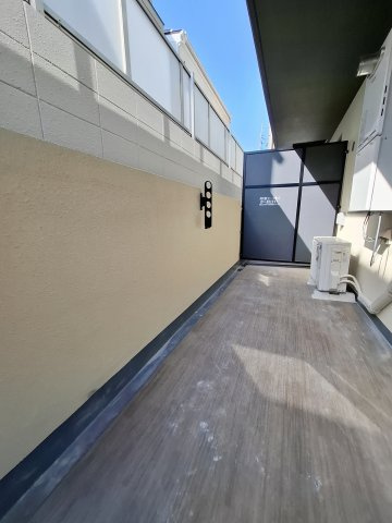 ブリージェ夙川南郷のバルコニー