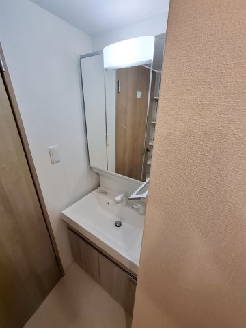 ブリージェ夙川南郷の洗面所