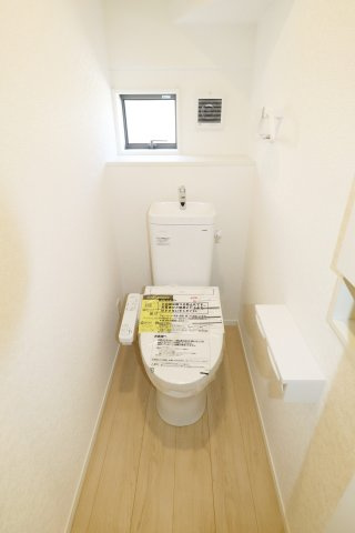 郡山市富田町字大徳南第20　　　１号棟　　小山田小学校、郡山第6中学区のトイレ