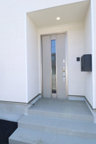 郡山市富田町字大徳南第20　　　１号棟　　小山田小学校、郡山第6中学区の玄関