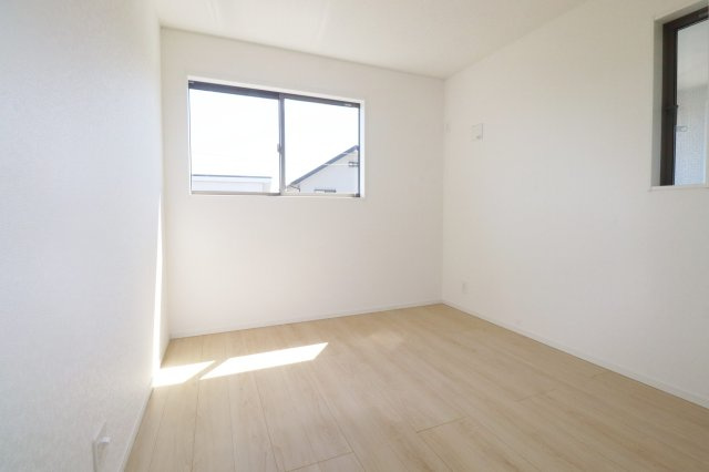 郡山市富田町字大徳南第20　　　１号棟　　小山田小学校、郡山第6中学区の洋室