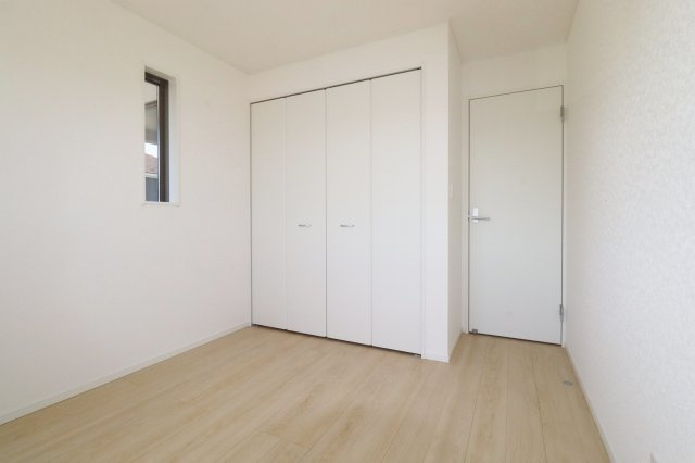 郡山市富田町字大徳南第20　　　１号棟　　小山田小学校、郡山第6中学区の洋室