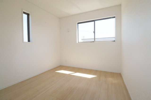 郡山市富田町字大徳南第20　　　１号棟　　小山田小学校、郡山第6中学区の洋室