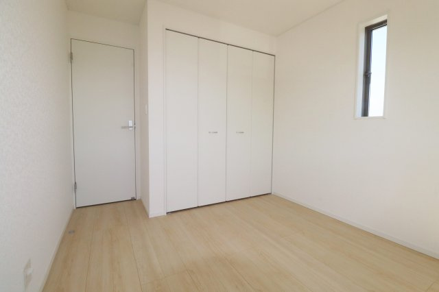 郡山市富田町字大徳南第20　　　１号棟　　小山田小学校、郡山第6中学区の洋室