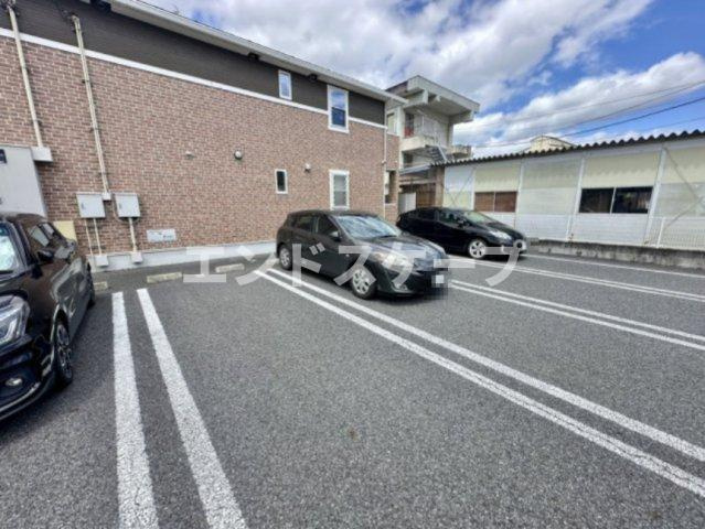 ウールーポルトの駐車場|高崎、前橋のお部屋探しはエンドスケープまで！お客様の理想お聞かせ下さい♪