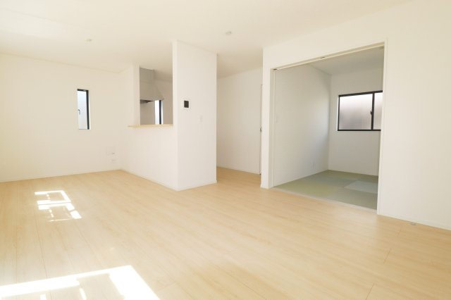 郡山市富田町字大徳南第20　　　2号棟　　小山田小学校、郡山第6中学区の居間・リビング