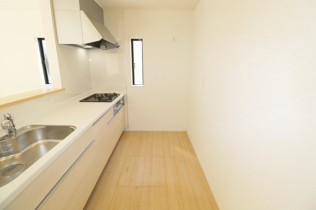 郡山市富田町字大徳南第20　　　2号棟　　小山田小学校、郡山第6中学区の居間・リビング