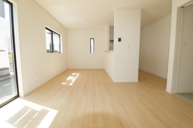 郡山市富田町字大徳南第20　　　2号棟　　小山田小学校、郡山第6中学区の居間・リビング