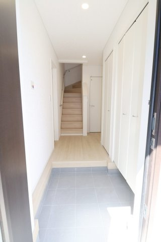 郡山市富田町字大徳南第20　　　2号棟　　小山田小学校、郡山第6中学区の玄関