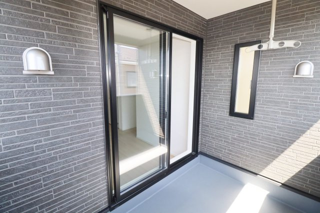 郡山市富田町字大徳南第20　　　2号棟　　小山田小学校、郡山第6中学区の洋室