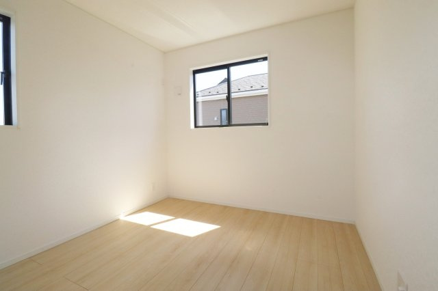 郡山市富田町字大徳南第20　　　2号棟　　小山田小学校、郡山第6中学区の洋室