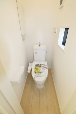 郡山市富田町字大徳南第20　　　３号棟　　小山田小学校、郡山第6中学区のトイレ