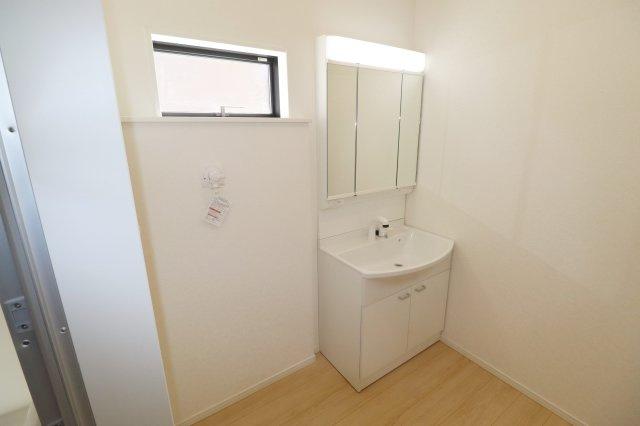 郡山市富田町字大徳南第20　　　３号棟　　小山田小学校、郡山第6中学区の洗面所