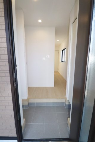 郡山市富田町字大徳南第20　　　３号棟　　小山田小学校、郡山第6中学区の玄関