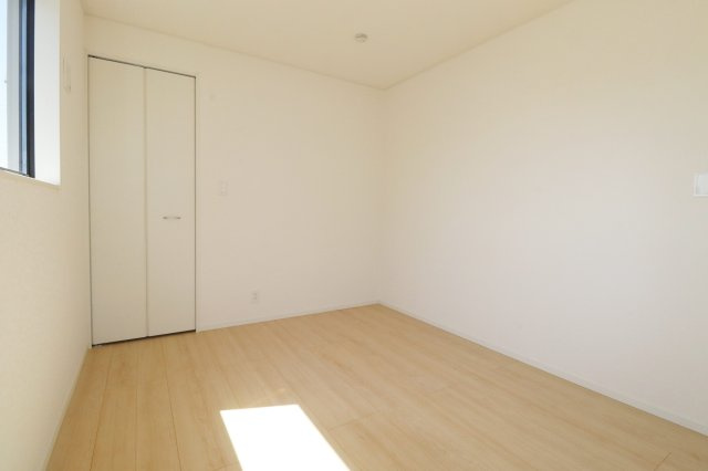 郡山市富田町字大徳南第20　　　３号棟　　小山田小学校、郡山第6中学区の洋室