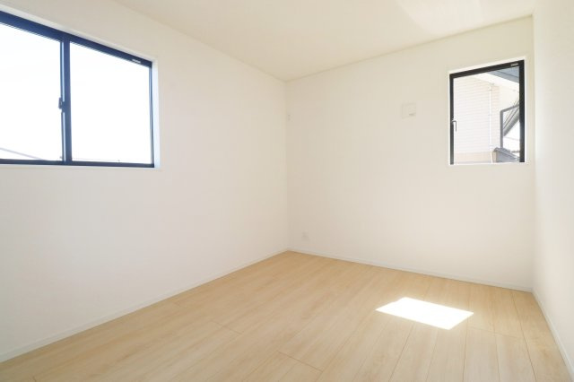 郡山市富田町字大徳南第20　　　３号棟　　小山田小学校、郡山第6中学区の洋室