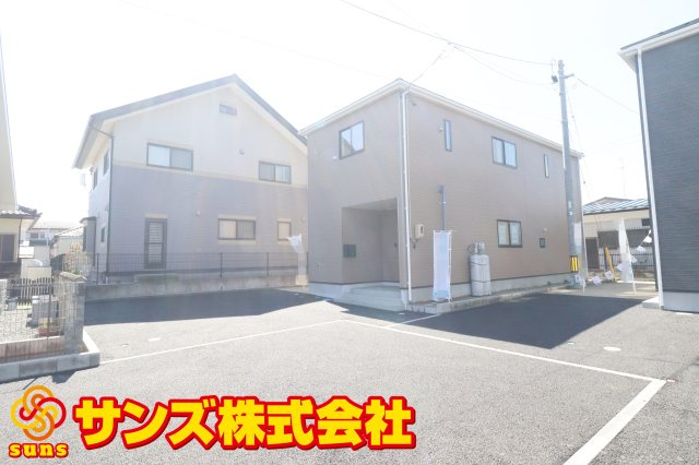 郡山市富田町字大徳南第20　　　３号棟　　小山田小学校、郡山第6中学区の外観|北東側から見た駐車場を含む外観♪
