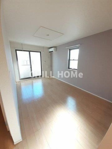 ＬａＴｏｕｒＫＡＩＺＡＷＡ　Ⅴの居間・リビング|当社、チルホームのHPもご覧ください(^^)/物件情報多数♪