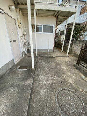 中佐津間ハイツのエントランス